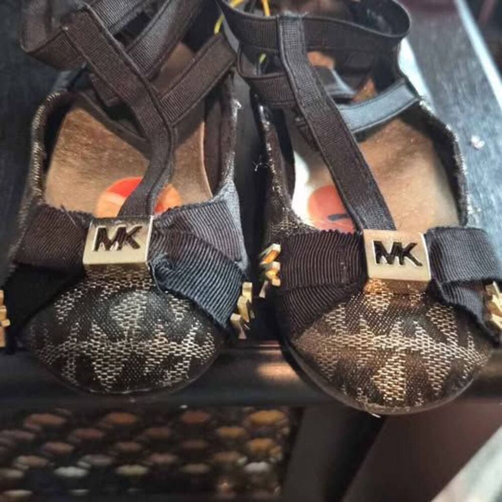 Childrens Baleerina Shoes Michael Kors sz 7